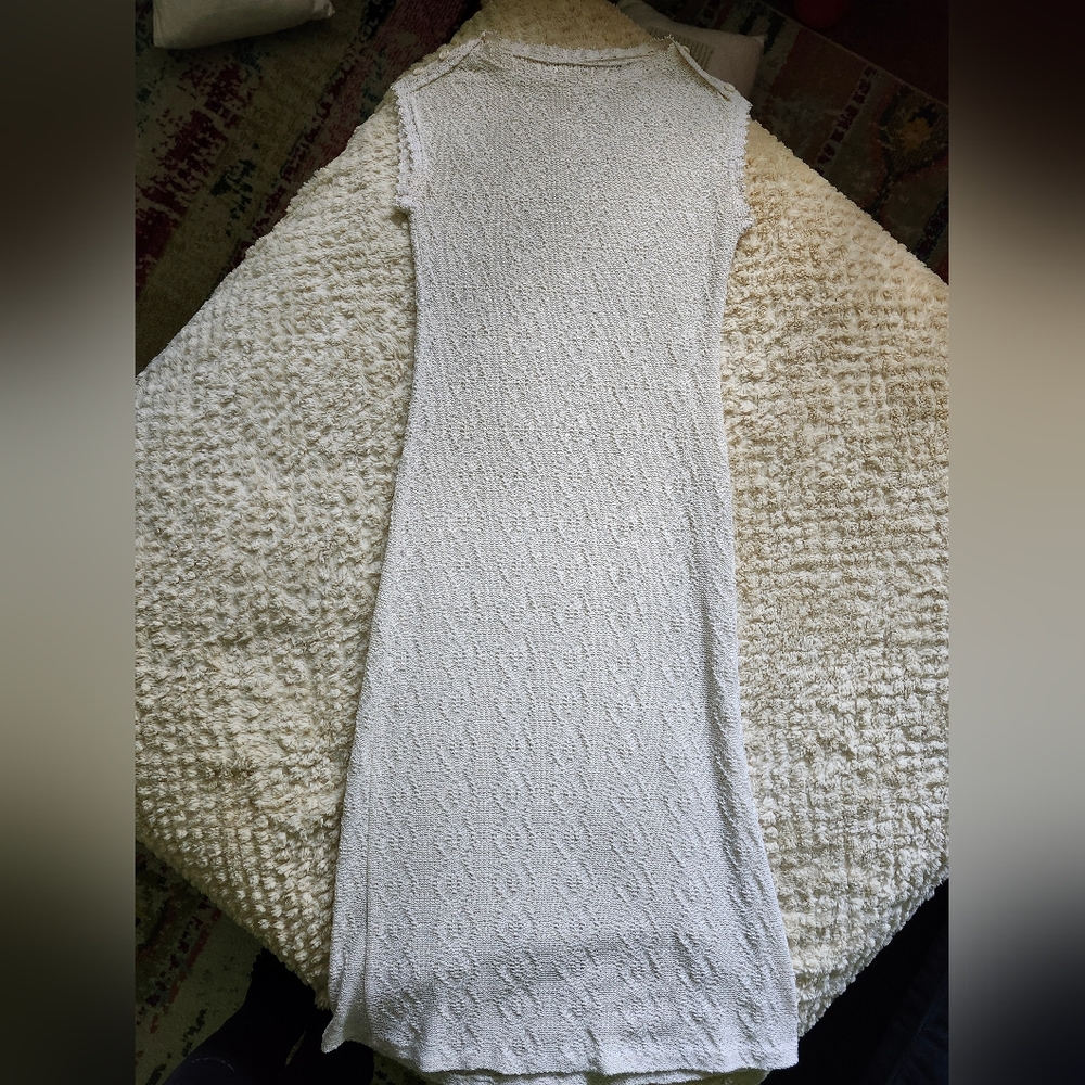 BEAUTIFUL BEIGE SUNDRESS.